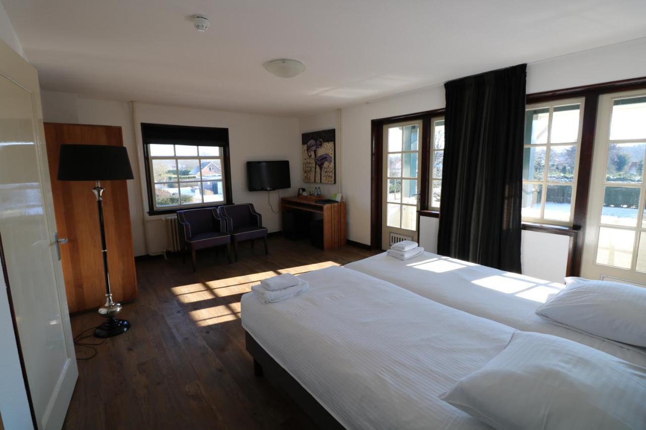 Strandhotel Dennenbos 3*