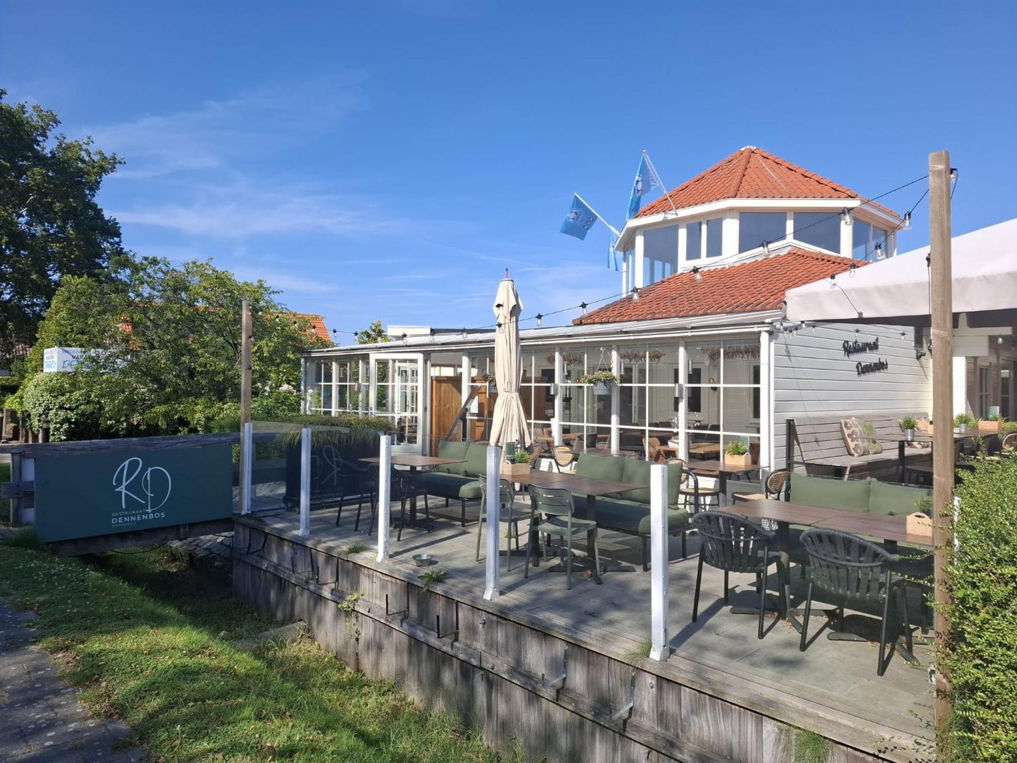 Strandhotel Dennenbos Hotel